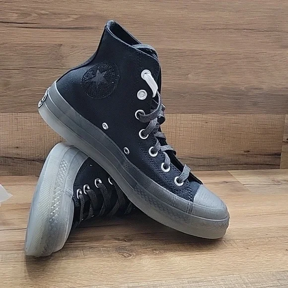 Converse high top Brand new in the box. - Picture 4 of 9